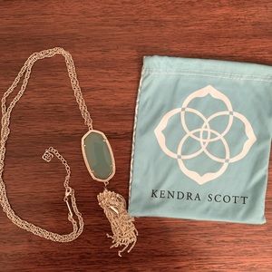 Kendra Scott necklace